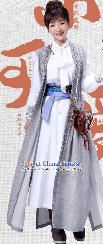 Chinese Ancient Female Master Dress Historical Drama Demon Catcher Ling Xi Costume and Headpiece for Women