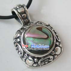 Qingdao Seashell Shinning Necklace