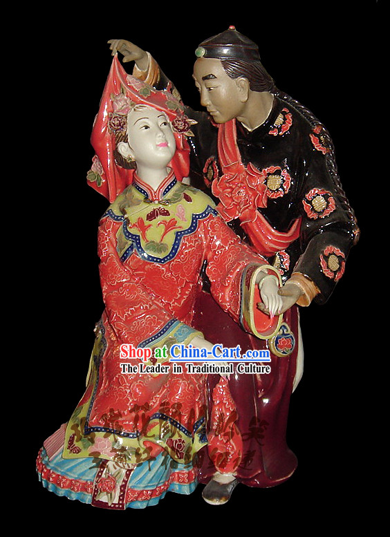 Chinese Stunning Colourful Porcelain Collectibles-Newly Wedding Couple
