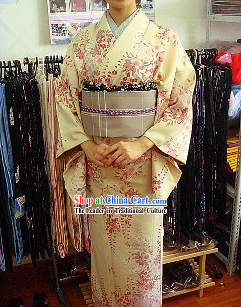 Traditional Japanese Light Yellow Kimono Handbag and Geta Full Set