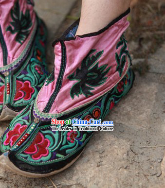 Embroidered Chinese Minority Shoes