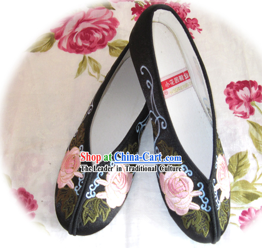 Chinese Black Flower Embroidery Shoes