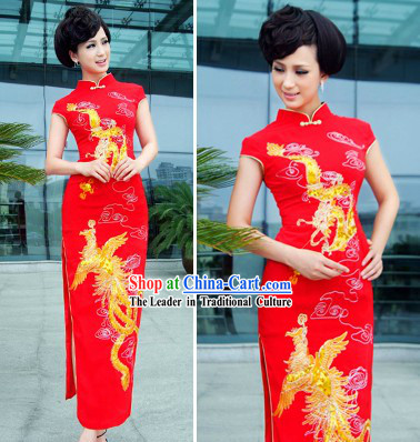 Traditional Chinese Red Dragon Phoenix Wedding Qipao