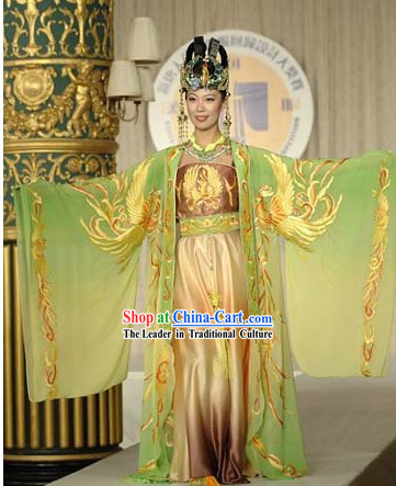 Chinese Imperial Dressing Empress Costume and Hair Accessories in China