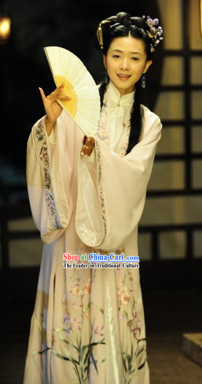 Liu Ru Shi _ Threads of Time Ming Dynasty Female Clothing and Hair Accessories