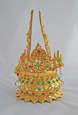 Formal Thai national costumes