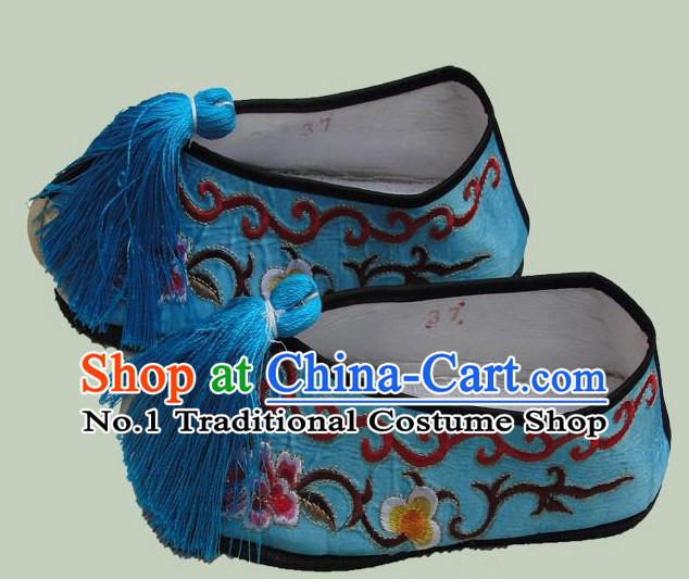 Chinese Peking Opera Embroidered Shoes for Ladies
