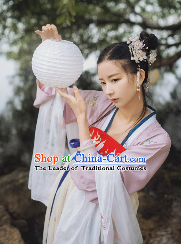 Chinese Folk Tang Dynasty Clothing and Headpieces for Women