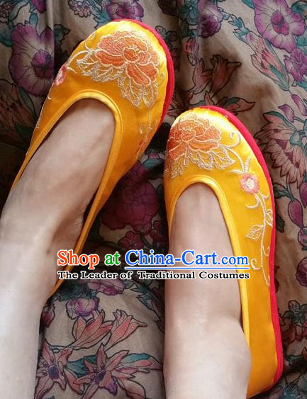Asian Chinese National Embroidery Peony Wedding Yellow Shoes Handmade Embroidered Shoes, Traditional China Princess Shoes Hanfu Shoe for Women
