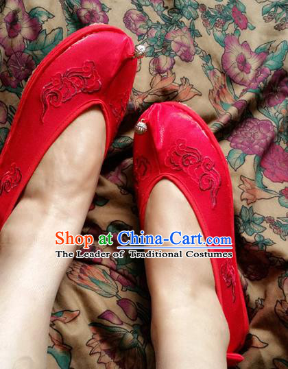 Traditional Chinese National Embroidered Shoes Handmade Red Satin Shoes, China Hanfu Embroidery Flowers Wedding Shoes for Women