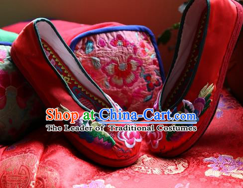 Asian Chinese Traditional Wedding Shoes Red Embroidered Shoes, China Peking Opera Hand Embroidery Mandarin Duck Shoe Hanfu Shoes for Women
