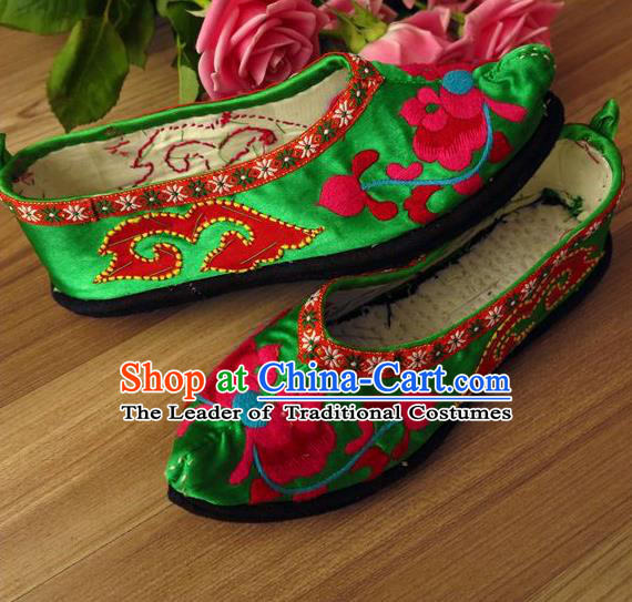 Traditional Chinese Ancient Princess Shoes Green Cloth Embroidered Shoes, China Handmade Embroidery Flowers Hanfu Shoes for Women