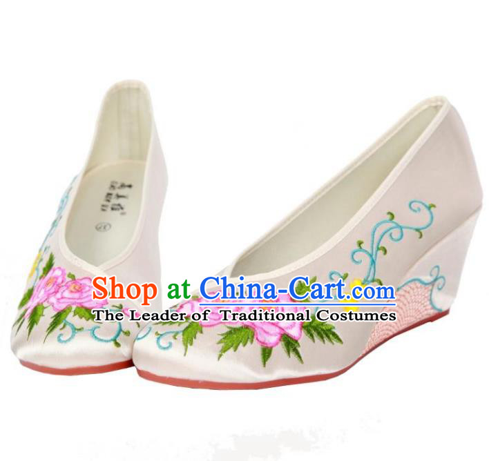 Traditional Chinese National Bride White Embroidered Shoes, China Handmade Embroidery Hanfu Wedge-soled Cloth Shoes for Women