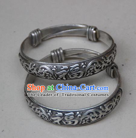 Traditional Chinese Miao Ethnic Minority Miao Silver Butterfly Lotus Bracelet, Hmong Handmade Bracelet Jewelry Accessories for Women
