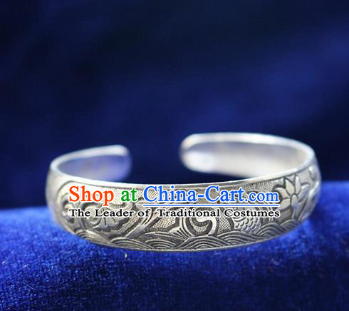 Traditional Chinese Miao Nationality Crafts Jewelry Accessory Bangle, Hmong Handmade Miao Silver Fish Lotus Bracelet, Miao Ethnic Minority Silver Bracelet Accessories for Women