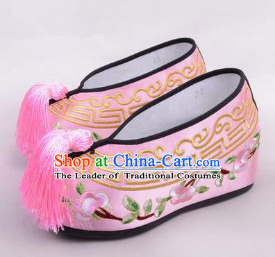 Chinese Ancient Peking Opera Young Lady Embroidered Hua Tan Shoes, Traditional China Beijing Opera Princess Wedding Pink Embroidered Shoes