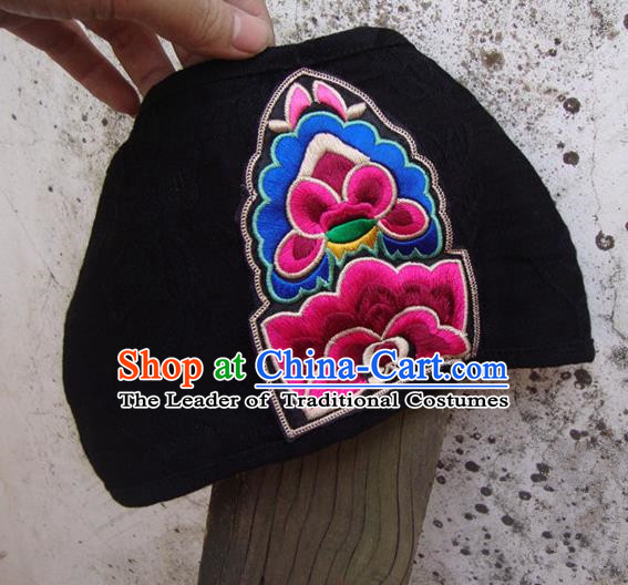 Traditional Handmade Chinese National Headband Embroidery Miao Nationality Kerchief Headwear for Women