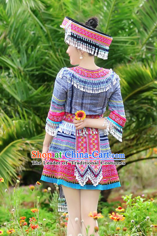 Traditional Chinese Miao Nationality Dancing Costume Hmong Female Folk Dance Ethnic Pleated Skirt Chinese Minority Nationality Embroidery Costume for Women