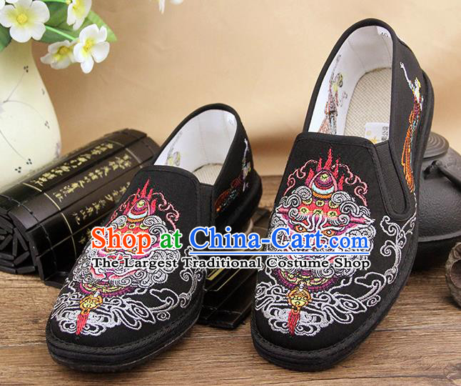 Chinese National Shoes Traditional Black Cloth Shoes Embroidery Kylin Shoes for Men