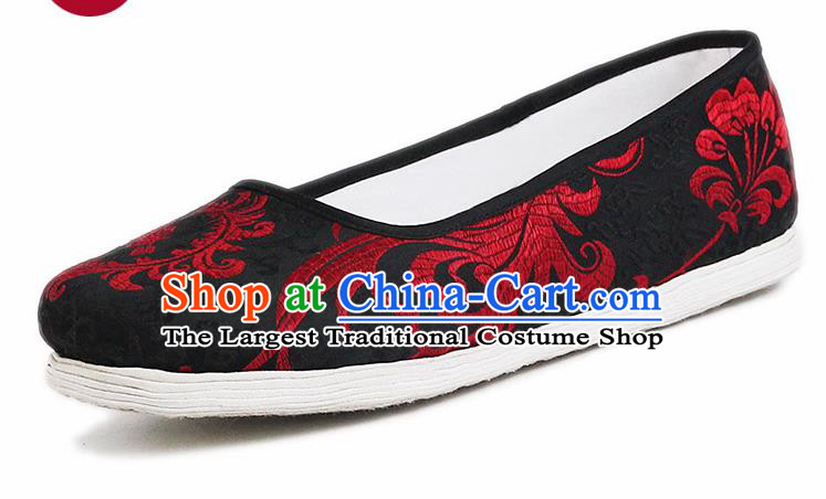 Chinese National Handmade Cloth Shoes Traditional Shoes Embroidered Black Satin Shoes for Women