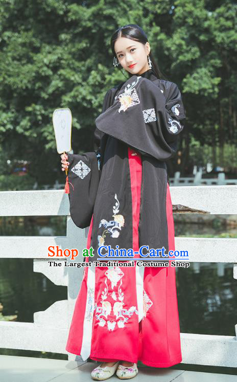 Chinese Ancient Ming Dynasty Princess Hanfu Dress Embroidered Costumes Complete Set for Rich Women