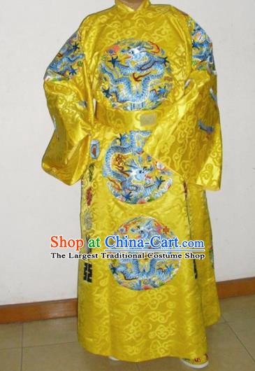 Chinese Traditional Ming Dynasty Emperor Embroidered Costume Ancient Majesty Clothing for Men