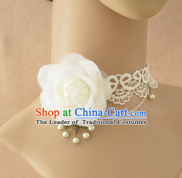 European Western Vintage Jewelry Accessories Renaissance White Flower Necklace for Women