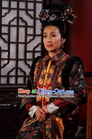 Ancient Chinese Qing Dynasty Manchu Empress Dowager Embroidered Historical Costume for Women