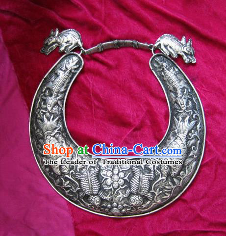 Chinese Traditional Miao Sliver Ornaments Carving Longevity Lock Traditional Hmong Sliver Necklace for Women