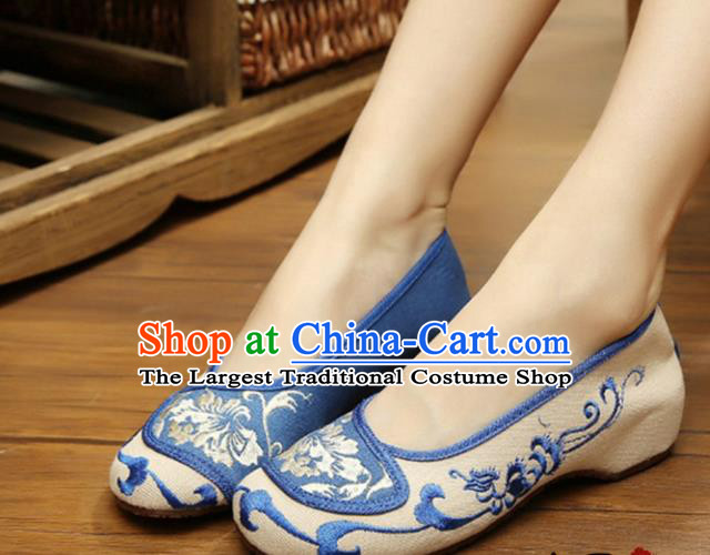 Chinese Ancient Handmade Embroidered Shoes Embroidery Blue Cloth Shoes for Women