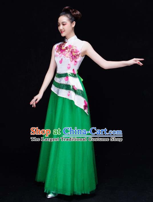 Professional Chorus Green Costume Chinese Classical Dance Compere Dress for Women