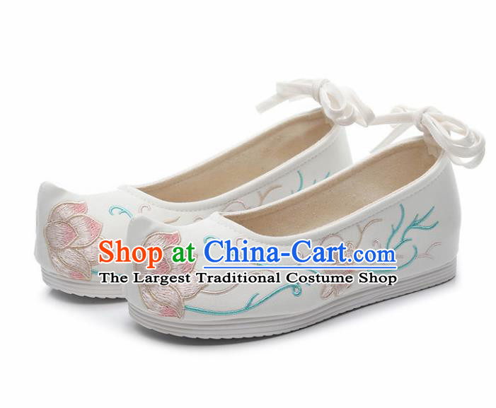 Traditional Chinese Wedding Shoes Opera Shoes Ancient Princess Shoes Hanfu Shoes White Embroidered Shoes for Women