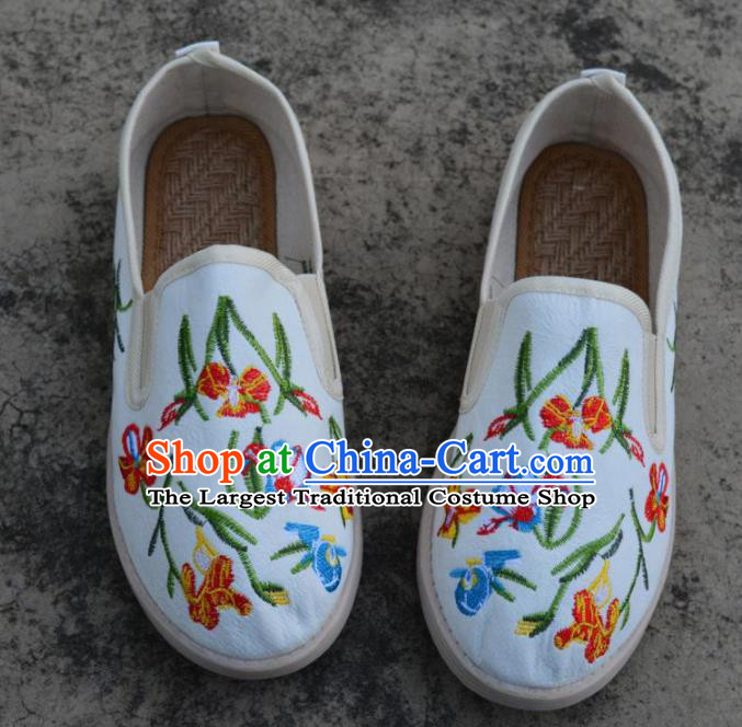 Traditional Chinese Embroidered White Shoes Handmade Cloth Shoes National Cloth Shoes for Women
