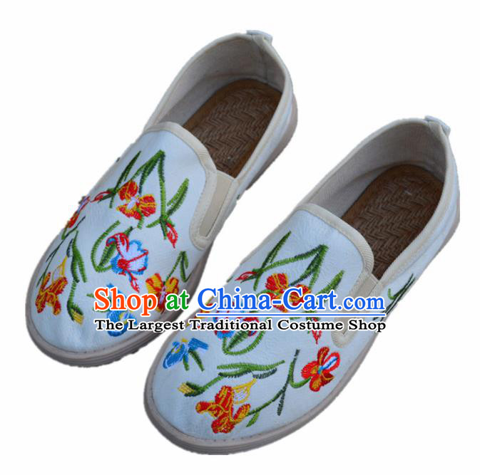 Traditional Chinese Embroidered White Shoes Handmade Cloth Shoes National Cloth Shoes for Women