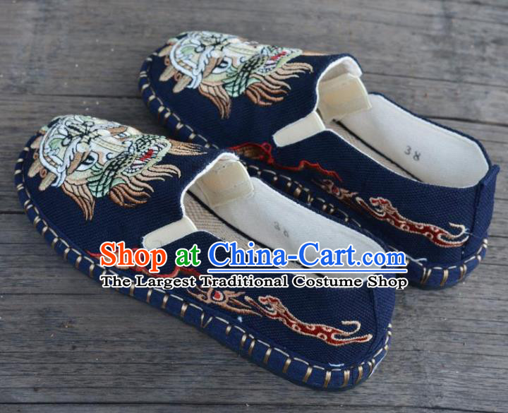 Traditional Chinese Martial Arts Embroidered Lion Shoes Handmade Navy Flax Shoes National Multi Layered Cloth Shoes for Men