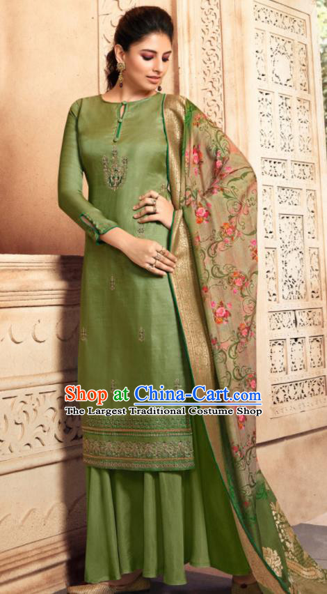 Asian Indian Punjabis Bride Embroidered Green Satin Blouse and Pants India Traditional Lehenga Choli Costumes Complete Set for Women