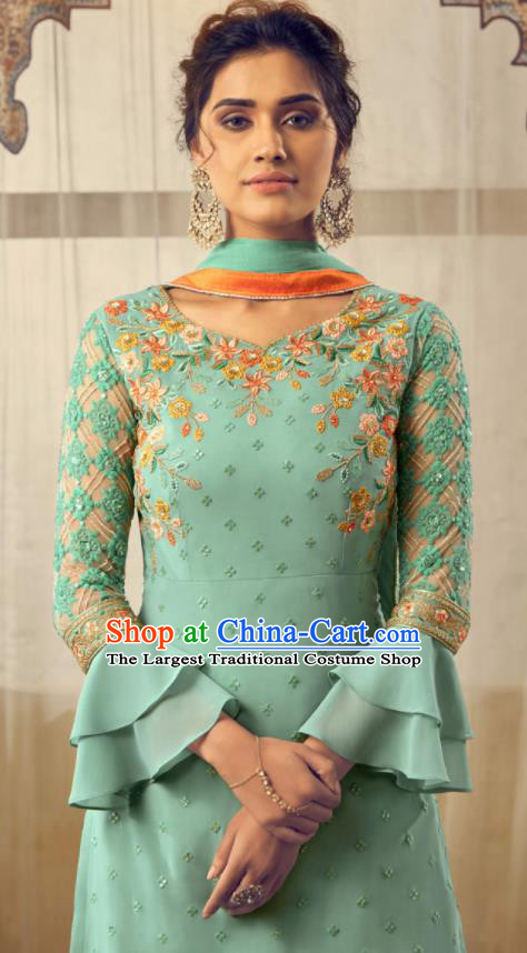 Asian Indian Punjabis Embroidered Light Green Skirt and Blouse India Traditional Lehenga Choli Costumes Complete Set for Women