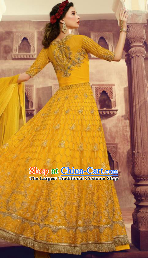 Asian Indian Festival Yellow Embroidered Dress India Bollywood Traditional Lehenga Court Costumes for Women