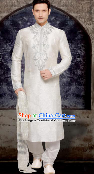 Asian Indian Sherwani Bridegroom Embroidered White Clothing India Traditional Wedding Costumes Complete Set for Men