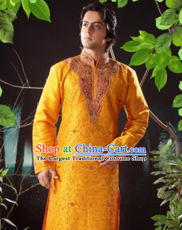 Asian Indian Sherwani Bridegroom Embroidered Golden Clothing India Traditional Wedding Costumes Complete Set for Men