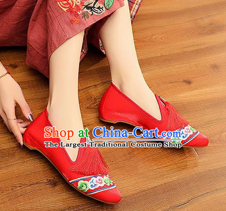 Chinese National Red Tassel Embroidered Shoes Traditional Hanfu Shoes Opera Shoes Wedding Bride Shoes for Women