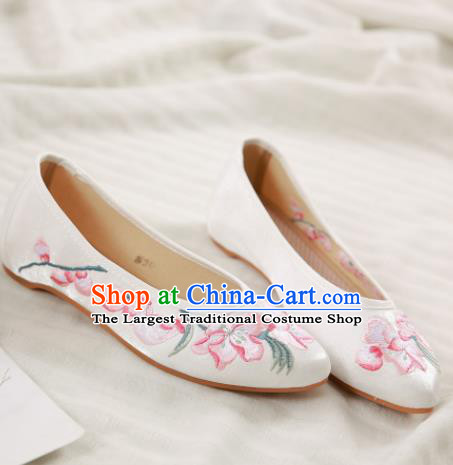 Traditional Chinese National Embroidery Peach Flowers White Shoes Embroidered Shoes Hanfu Shoes for Women
