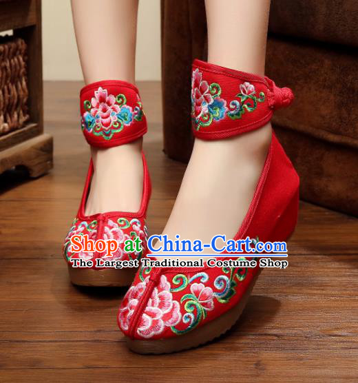 Traditional Chinese Old Beijing Bride Embroidery Peony Red Shoes National Embroidered Shoes Hanfu Shoes for Women
