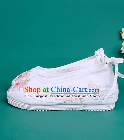 Chinese Traditional Winter White Embroidered Shoes Hanfu Shoes Princess Shoes for Women