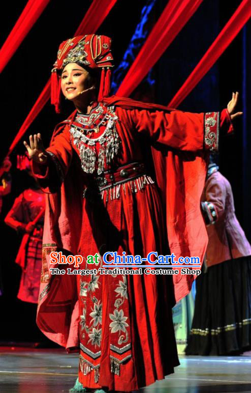 Drama Qian Yun Cliff Chinese Zhuang Nationality Bride Red Dress Stage Performance Dance Costume and Headpiece for Women