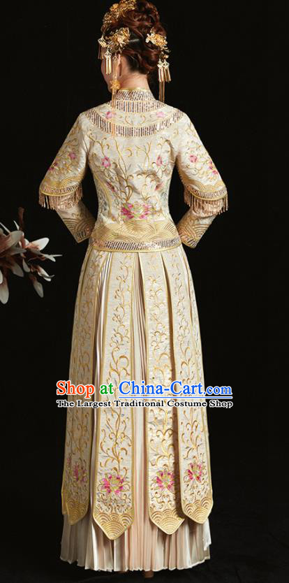 Chinese Traditional Bride White Xiuhe Suit Ancient Wedding Embroidered Dress for Women