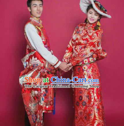 Chinese Traditional Tibetan Bride and Bridegroom Red Brocade Robes Zang Nationality Wedding Ethnic Costumes for Women for Men