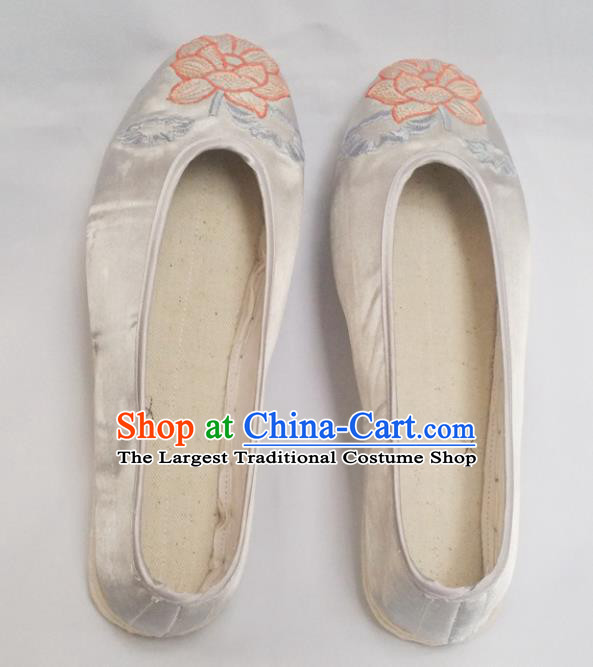 Chinese Ancient Princess Shoes Traditional White Satin Shoes Hanfu Shoes Embroidered Lotus Shoes for Women