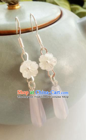 Handmade Chinese Classical White Shell Earrings Ancient Palace Hanfu Ear Accessories for Women