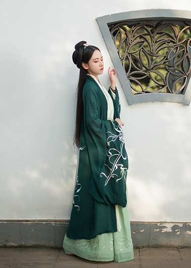 Traditional Chinese Jin Dynasty Royal Princess Hanfu Dress Ancient Court Lady Embroidered Historical Costume for Women